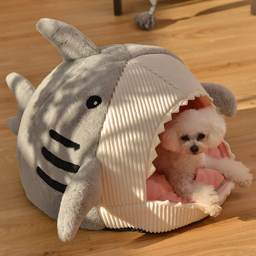 Shark Pet Bed – Cozy Semi-Enclosed Plush Cat Cave & Dog Bed with Cushion