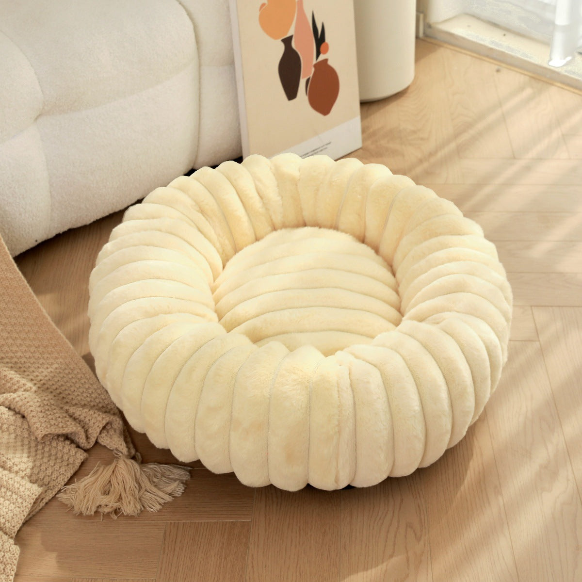 Luxury Plush Round Pet Bed – Ultra Soft Calming Dog & Cat Bed with Non-Slip Base