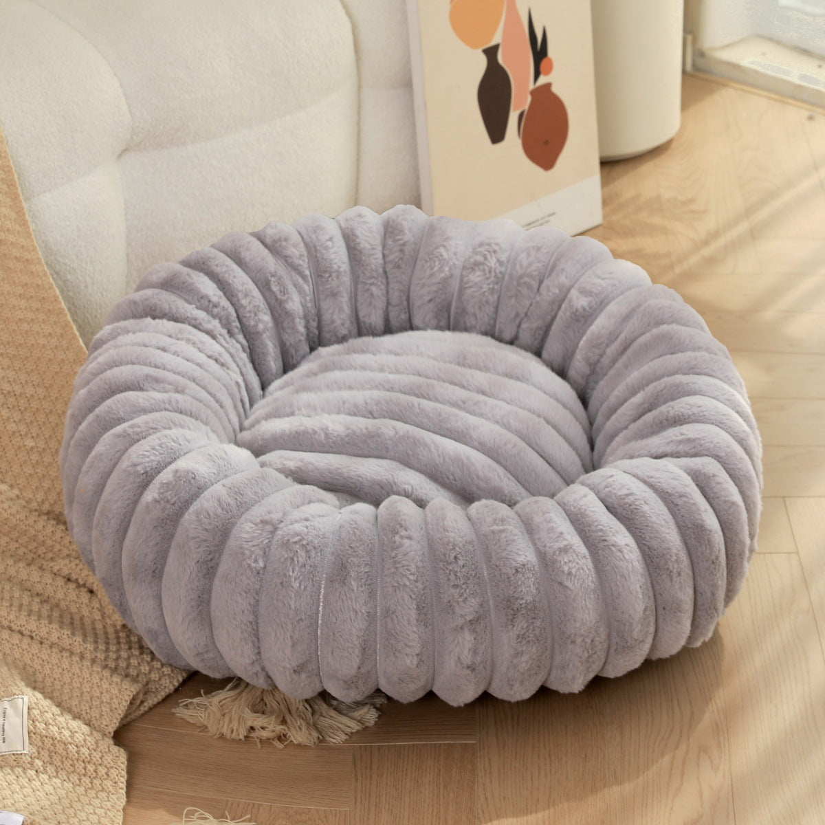Luxury Plush Round Pet Bed – Ultra Soft Calming Dog & Cat Bed with Non-Slip Base